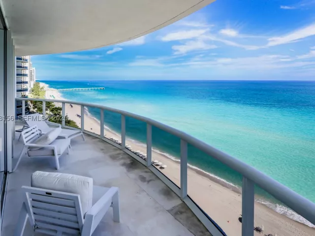 3-bedroom condo for sale in Sunny Isles Beach - 15901 Collins Ave 1101 - MondialRealty