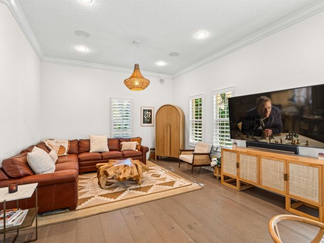 Home for sale at 399 Florenada Terrace - photo 6909734