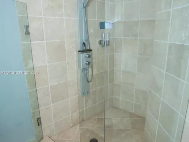 1-bedroom condo for sale in Sunny Isles Beach - 18201 Collins Ave 3802 - MondialRealty