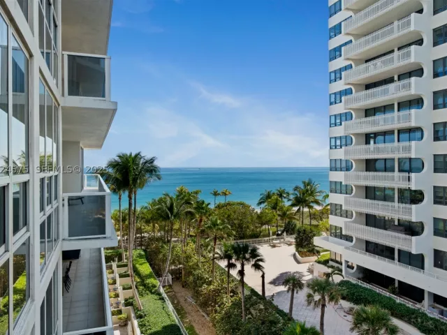 4-bedroom condo for rent in Bal Harbour - 10225 Collins Ave 404 - MondialRealty