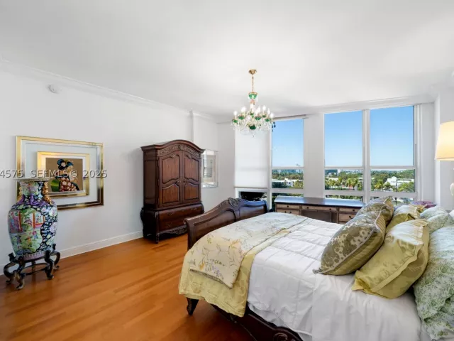 4-bedroom condo for rent in Bal Harbour - 10225 Collins Ave 404 - MondialRealty