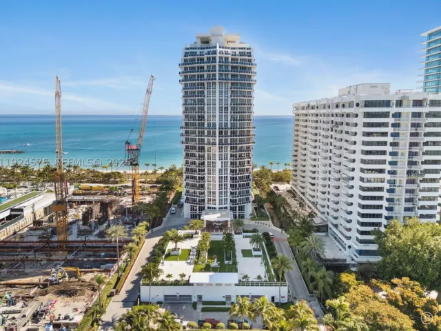 4-bedroom condo for rent in Bal Harbour - 10225 Collins Ave 404 - MondialRealty