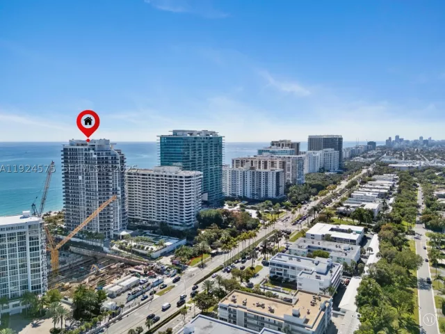 4-bedroom condo for rent in Bal Harbour - 10225 Collins Ave 404 - MondialRealty