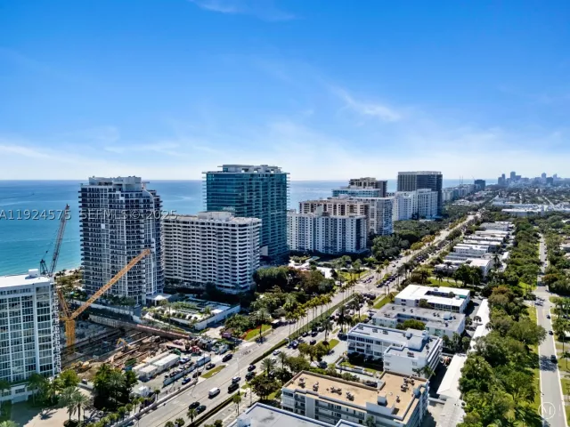 4-bedroom condo for rent in Bal Harbour - 10225 Collins Ave 404 - MondialRealty