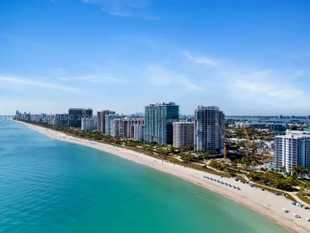 4-bedroom condo for rent in Bal Harbour - 10225 Collins Ave 404 - MondialRealty
