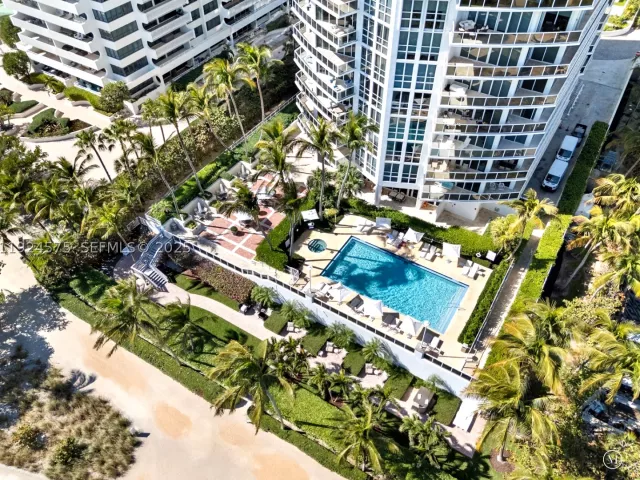 4-bedroom condo for rent in Bal Harbour - 10225 Collins Ave 404 - MondialRealty
