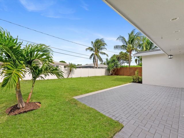 Home for sale at 521 NE 32nd Street - photo 6894860