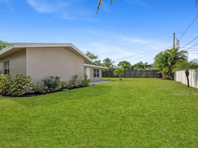 Home for sale at 521 NE 32nd Street - photo 6894861