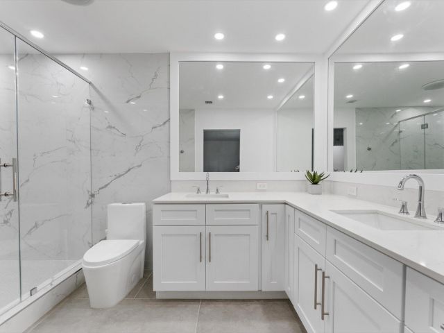 Home for sale at 521 NE 32nd Street - photo 6894862