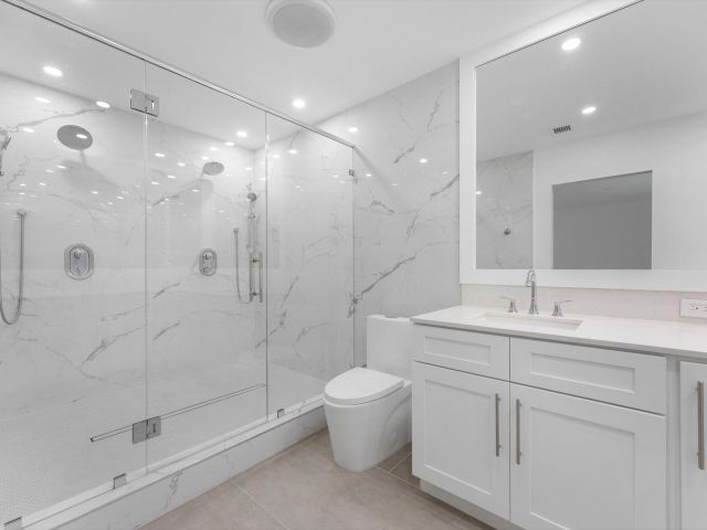 Home for sale at 521 NE 32nd Street - photo 6894865