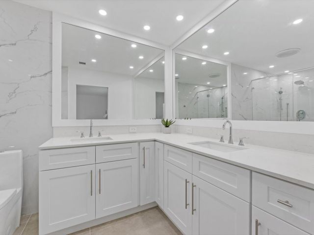 Home for sale at 521 NE 32nd Street - photo 6894866