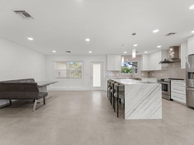 Home for sale at 521 NE 32nd Street - photo 6894871