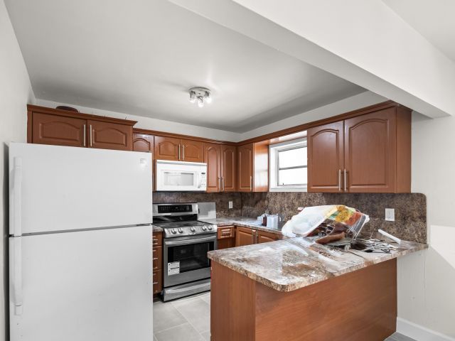 Home for rent at 1882 SW 17th Avenue - photo 6879483