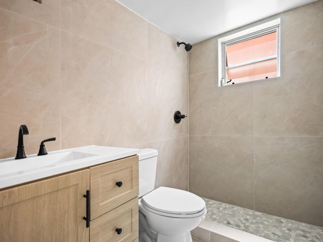 Home for rent at 1882 SW 17th Avenue - photo 6879489