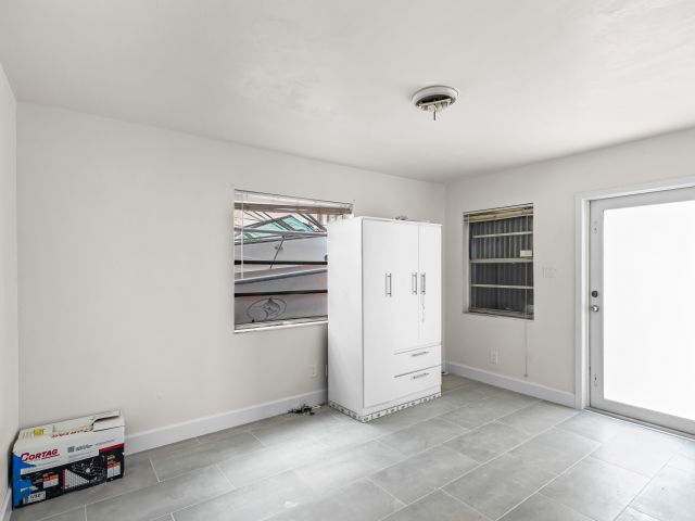 Home for rent at 1882 SW 17th Avenue - photo 6879490