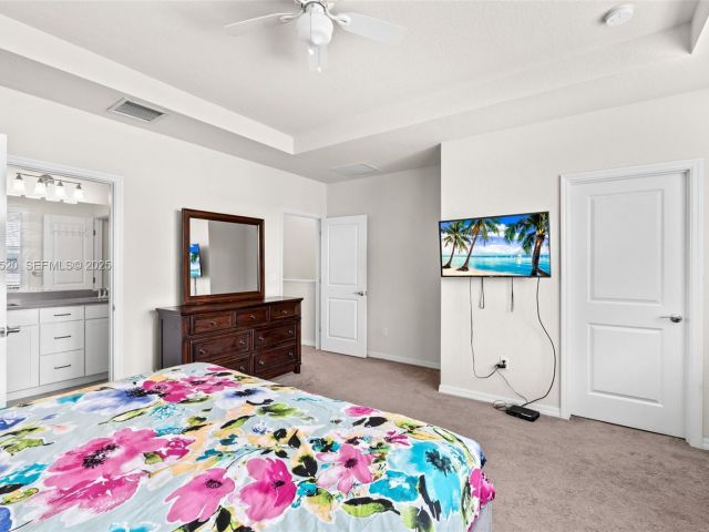 3-bedroom home for rent in Hollywood - 1190 Eucalyptus Dr 5 - MondialRealty