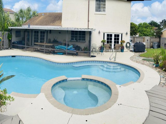 Home for rent at 9928 Moss Pond Drive - photo 6894879