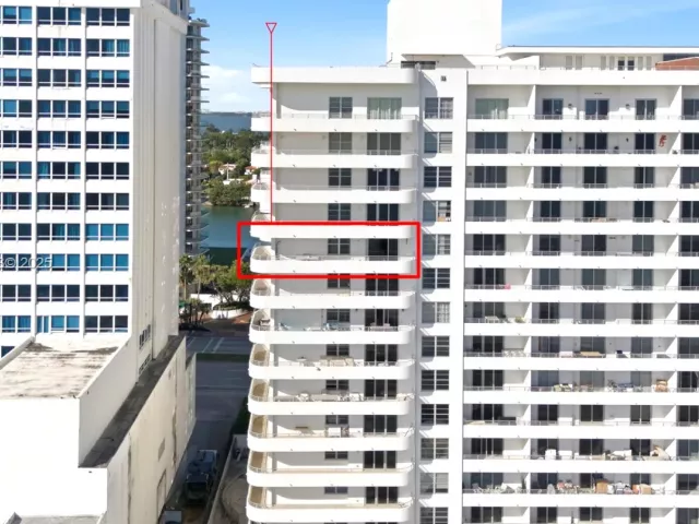 2-bedroom condo for sale in Miami Beach - 5555 Collins Ave 12N - MondialRealty