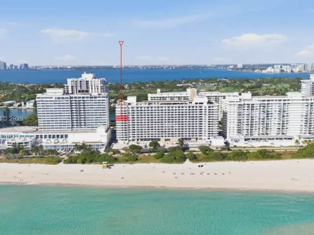 2-bedroom condo for sale in Miami Beach - 5555 Collins Ave 12N - MondialRealty