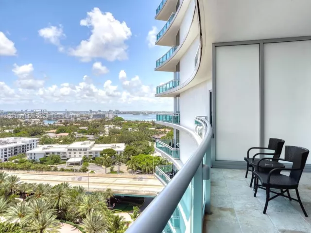 1-bedroom condo for sale in Bal Harbour - 10295 Collins Ave. 1014 - MondialRealty