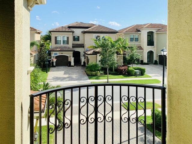 Home for rent at 16831 Pavilion Way - photo 6885337