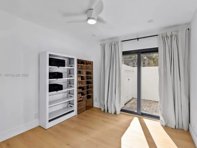 3-bedroom home for sale in Aventura - 21216 Harbor Way 158-15 - MondialRealty