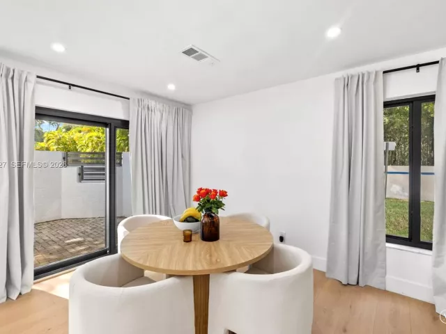 3-bedroom home for sale in Aventura - 21216 Harbor Way 158-15 - MondialRealty