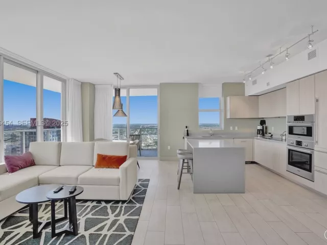 3-bedroom condo for rent in Hollywood - 4010 S Ocean Dr R1108 - MondialRealty