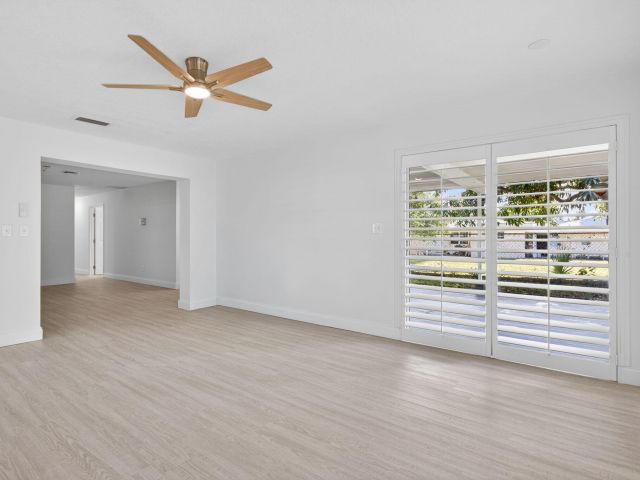 Home for sale at 208 NE 14th Avenue - photo 6898613