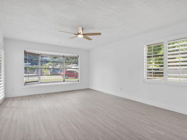 Home for sale at 208 NE 14th Avenue - photo 6898615