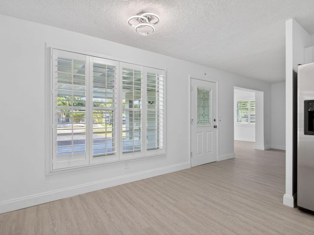 Home for sale at 208 NE 14th Avenue - photo 6898617