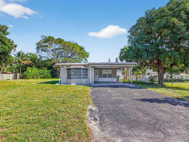 Home for sale at 208 NE 14th Avenue - photo 6898622