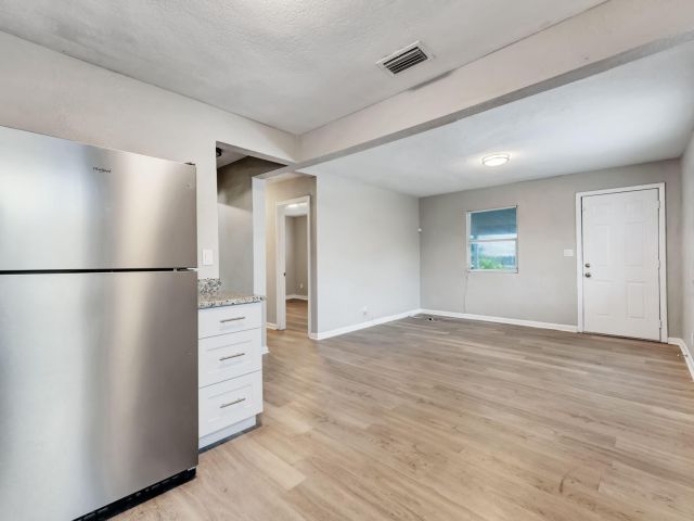 Home for rent at 172 W 15th Street 1 - photo 6893569