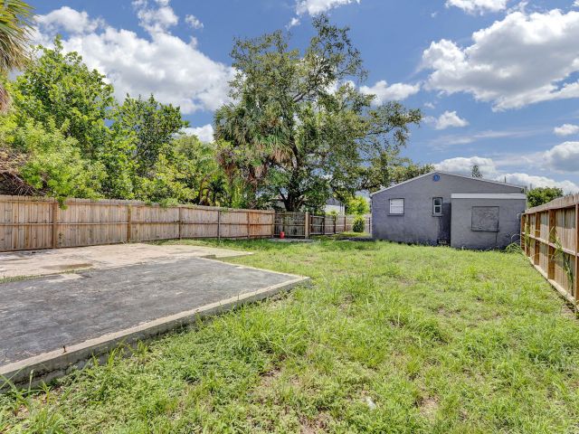 Home for rent at 172 W 15th Street 1 - photo 6893570