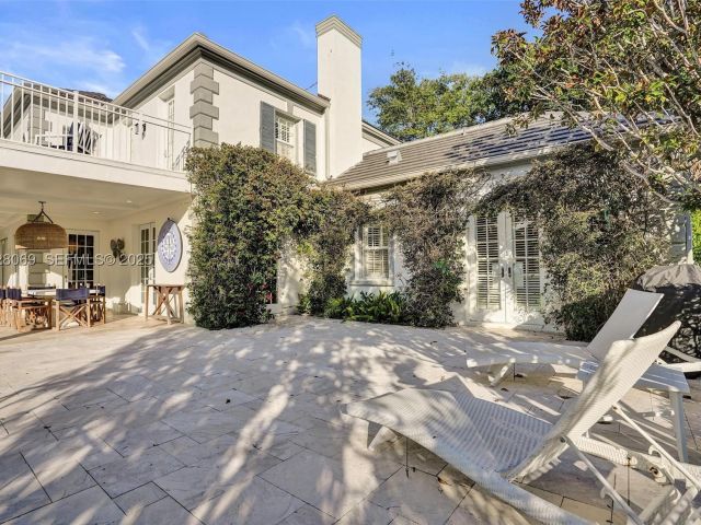 7-bedroom home for sale in Boca Raton - 1281 Banyan Rd - MondialRealty