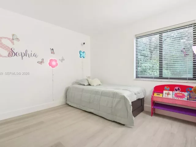 3-bedroom home for sale in Cooper City - 30 Chestnut Cir - MondialRealty