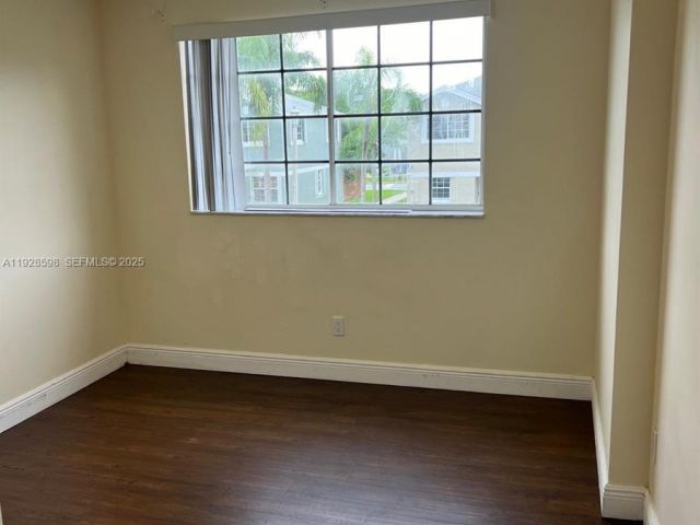 4-bedroom home for rent in Cooper City - 4979 SW 123rd Ter - MondialRealty