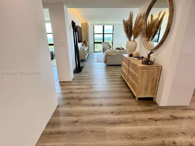 Apartment for rent  Unit #E1001 - photo 6883321