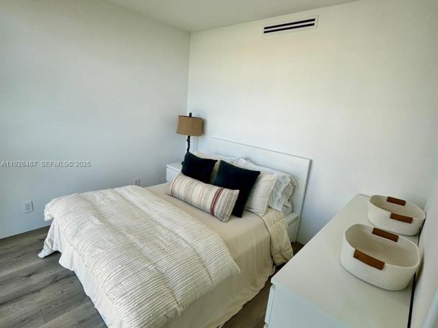 Apartment for rent  Unit #E1001 - photo 6883328