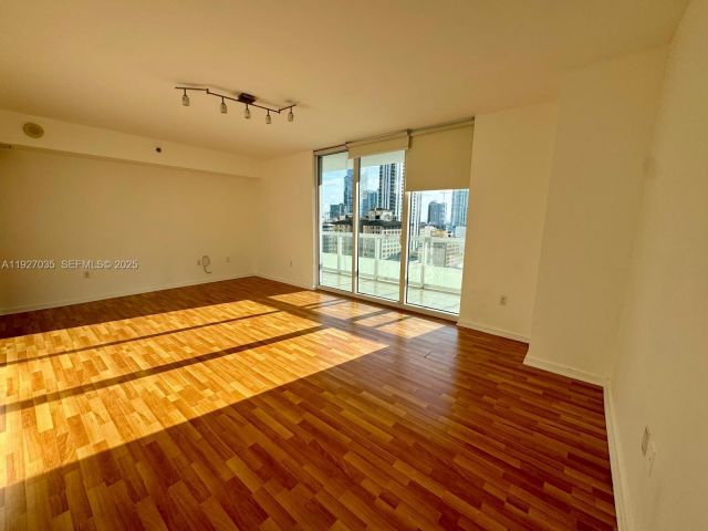 Apartment for sale  Unit #1703 - photo 7444331