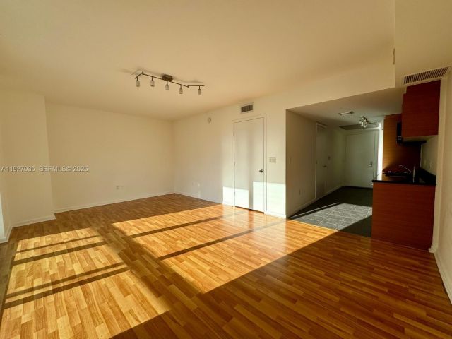 Apartment for sale  Unit #1703 - photo 7444332