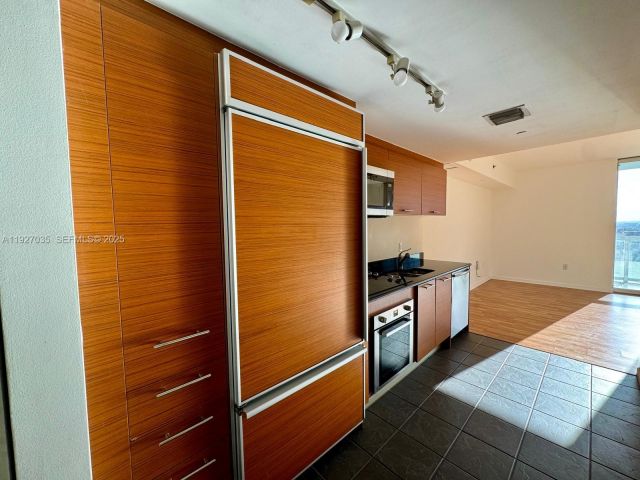 Apartment for sale  Unit #1703 - photo 7444335