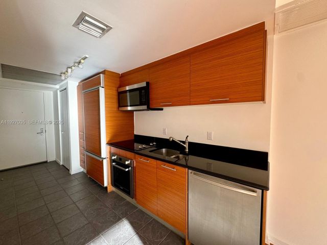 Apartment for sale  Unit #1703 - photo 7444336