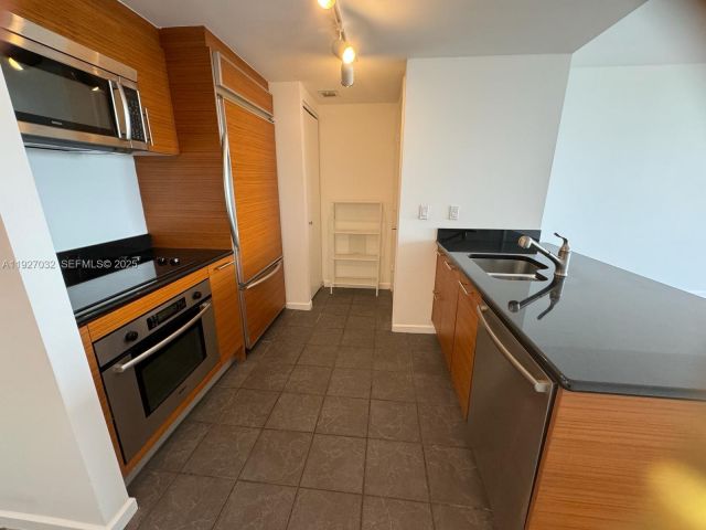 Apartment for sale  Unit #3807 - photo 7431704