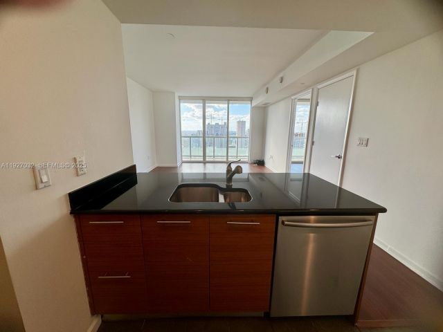 Apartment for sale  Unit #3807 - photo 7431706