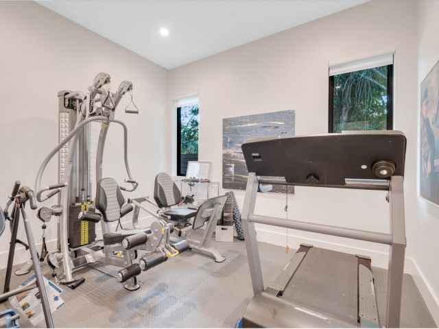 Home for rent at 4011 Bayview Drive - photo 6883648