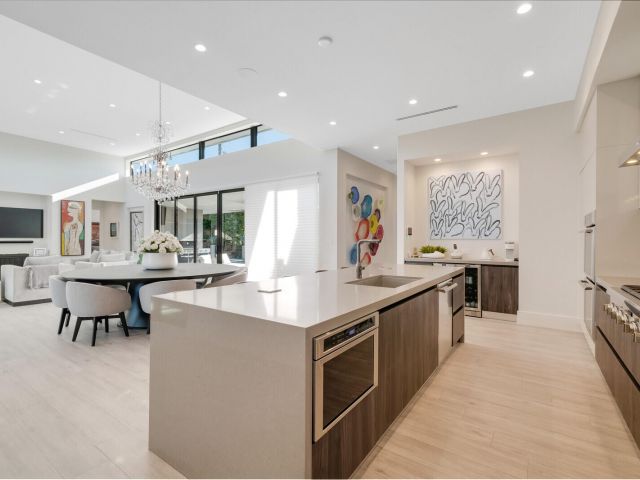 Home for rent at 4011 Bayview Drive - photo 6883651