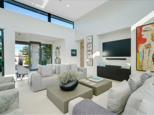 Home for rent at 4011 Bayview Drive - photo 6883657