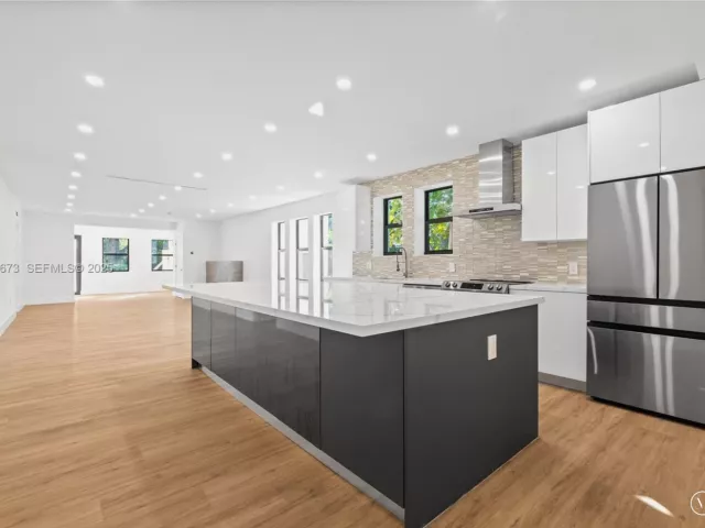 4-bedroom home for sale in Biscayne Park - 665 NE 117th st - MondialRealty