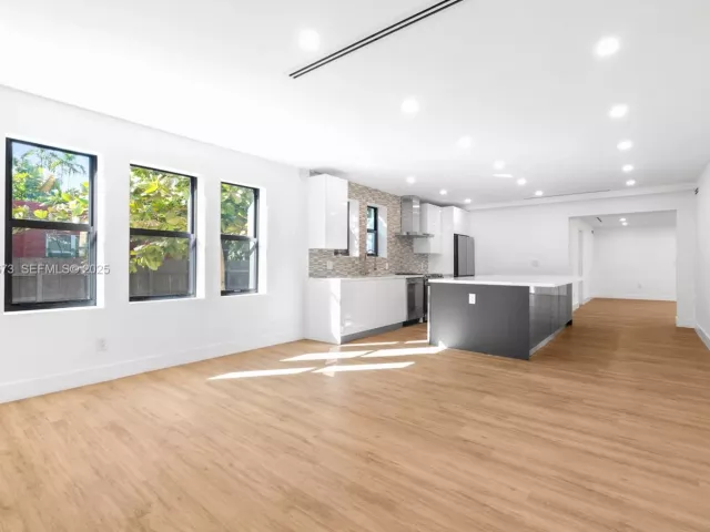 4-bedroom home for sale in Biscayne Park - 665 NE 117th st - MondialRealty